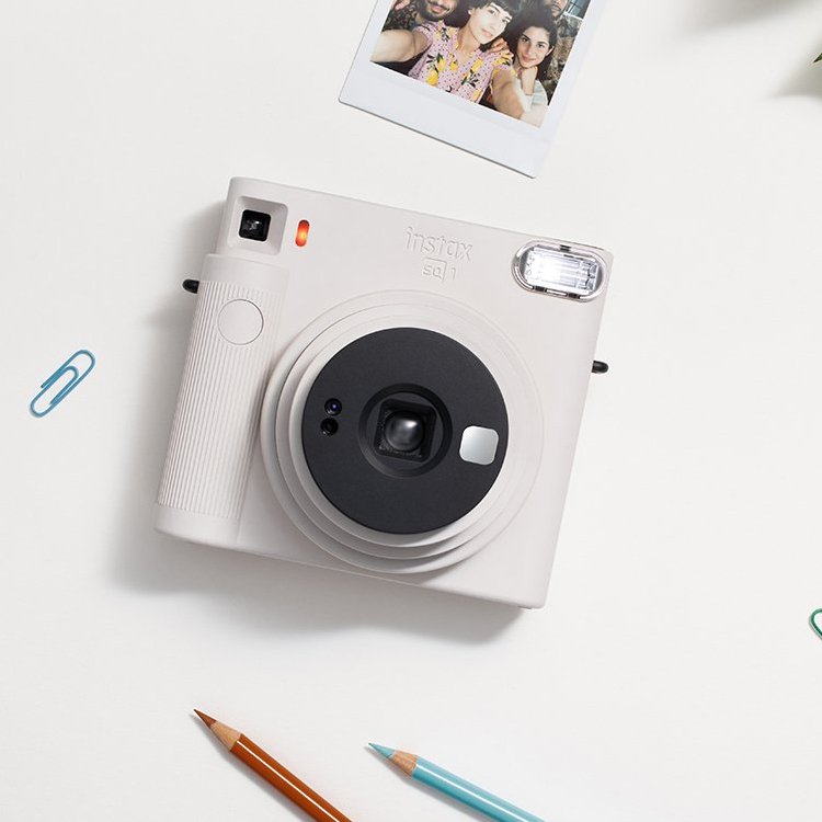 Fujifilm Instax Square SQ1 Camara Instantanea - Tamaño de Imagen 62×62mm  - Exposicion Automatica - Color Blanco Tiza